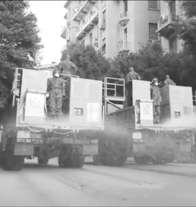 القوات المسلحة تعقم شوارع القاهرة