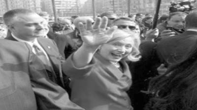 هيلارى كلينتون فى ميدان التحرير بعد 2011