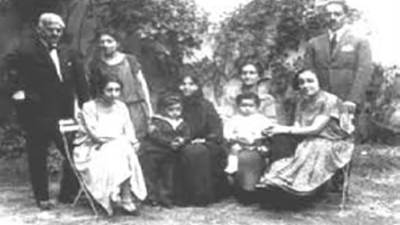 البطارسة عائلة الدبلوماسية والقانون