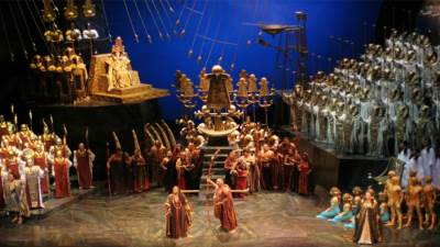 الفنون على ضفاف القناة